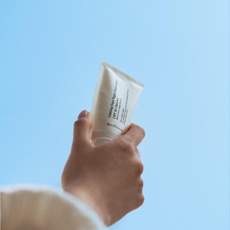 
                      
                        Herbloom Calming Days Vegan Sunscreen 纯素舒缓防晒霜 SPF50+ PA++++ 50mL
                      
                    