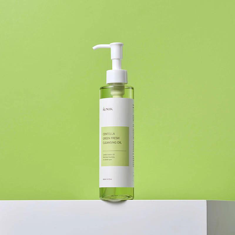 
                      
                        IUNIK Centella Green Fresh Cleansing Oil 艾侑妮积雪草温和清洁卸妆油 200mL
                      
                    