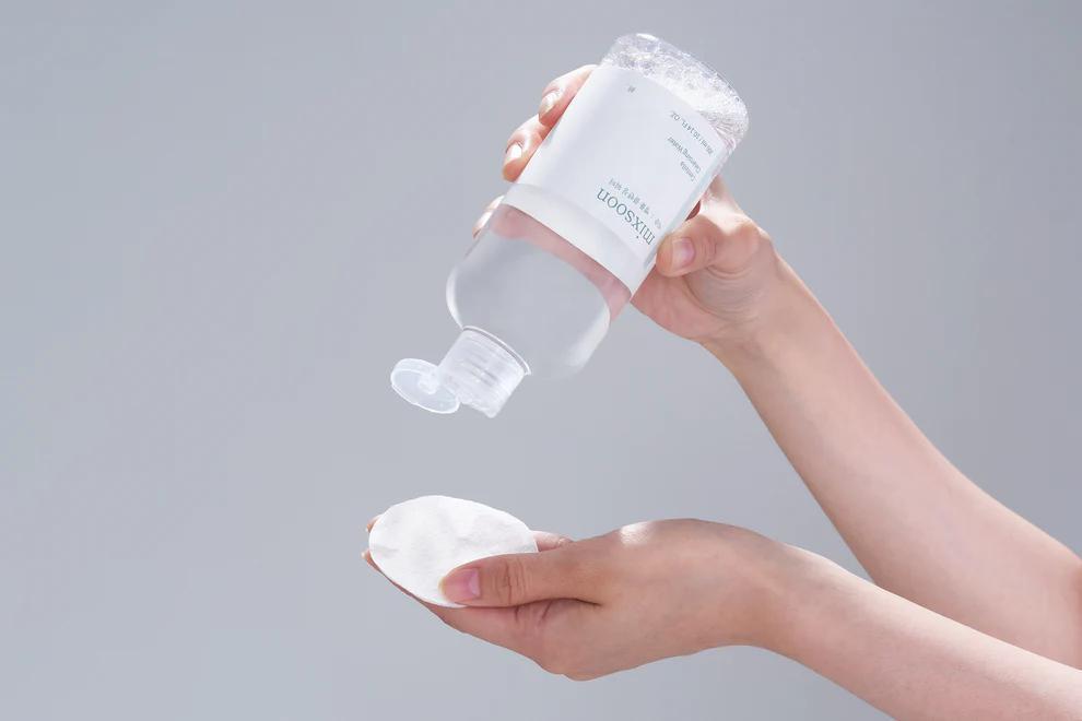 
                      
                        Mixsoon Centella Cleansing Water 韩国Mixsoon舒缓肌肤爽肤水 300mL
                      
                    