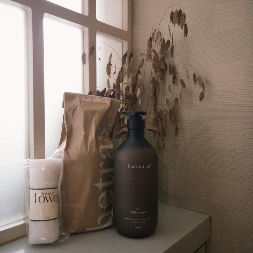 
                      
                        Hetras Hotel Therapy Body Lotion 韩国Hetras身体乳 1013mL
                      
                    