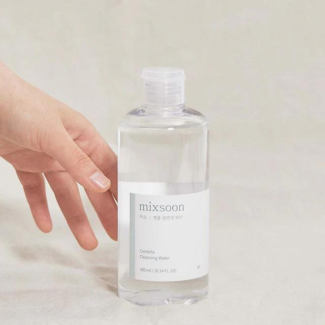 
                      
                        Mixsoon Centella Cleansing Water 韩国Mixsoon舒缓肌肤爽肤水 300mL
                      
                    