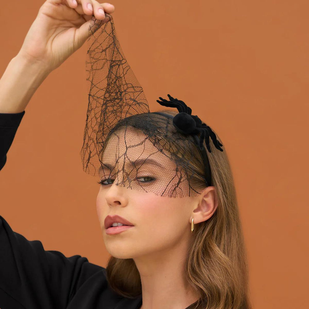 
                      
                        Kitsch Veil Headband - Spiderweb 蛛网面纱头带
                      
                    