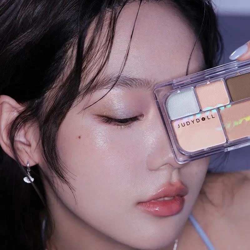 
                      
                        Judydoll DEW-SHINE 6-Color Eyeshadow Palette 橘朵6色眼影盘
                      
                    