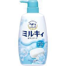 
                      
                        Cow Gyunyu Milky Body Soap Regular 牛乳石碱滋润沐浴乳
                      
                    